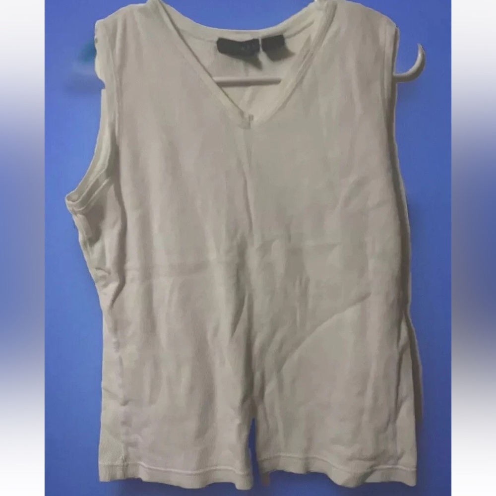 Sonoma Women’s Creamy Knit Tank Top-Ribbed-Stretch V-Neck Size Med